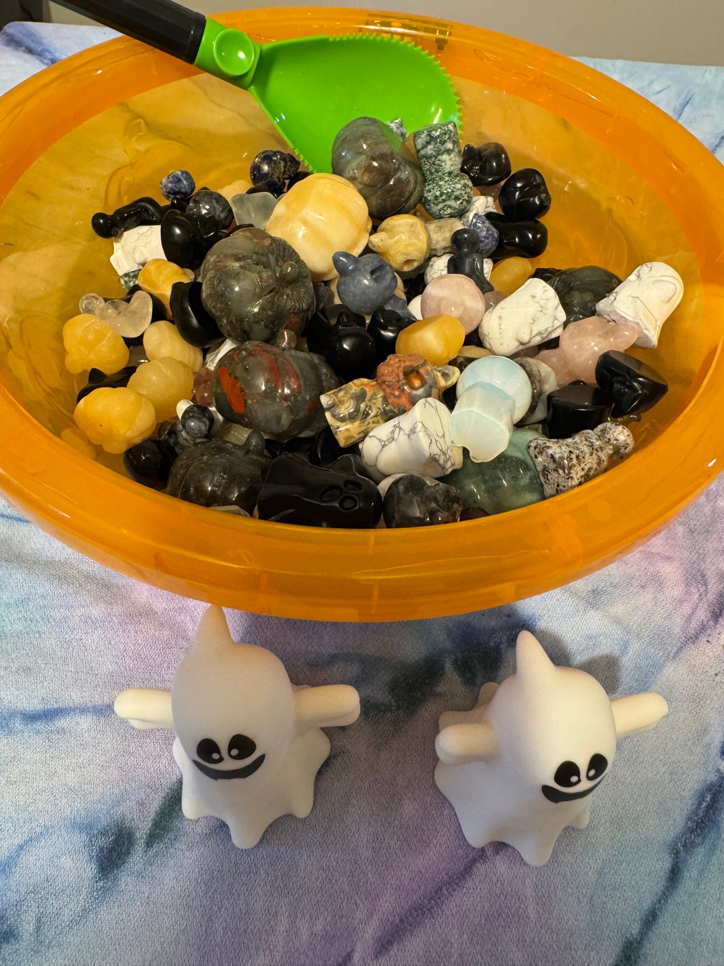 Halloween Crystal Confetti Scoop