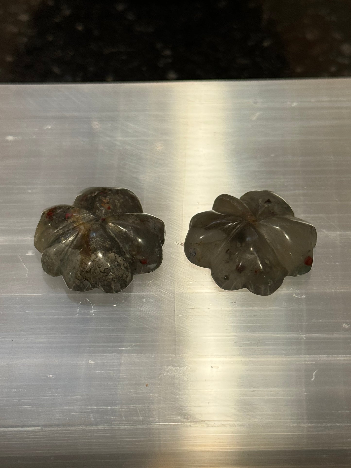 Bloodstone Clover Set of 2