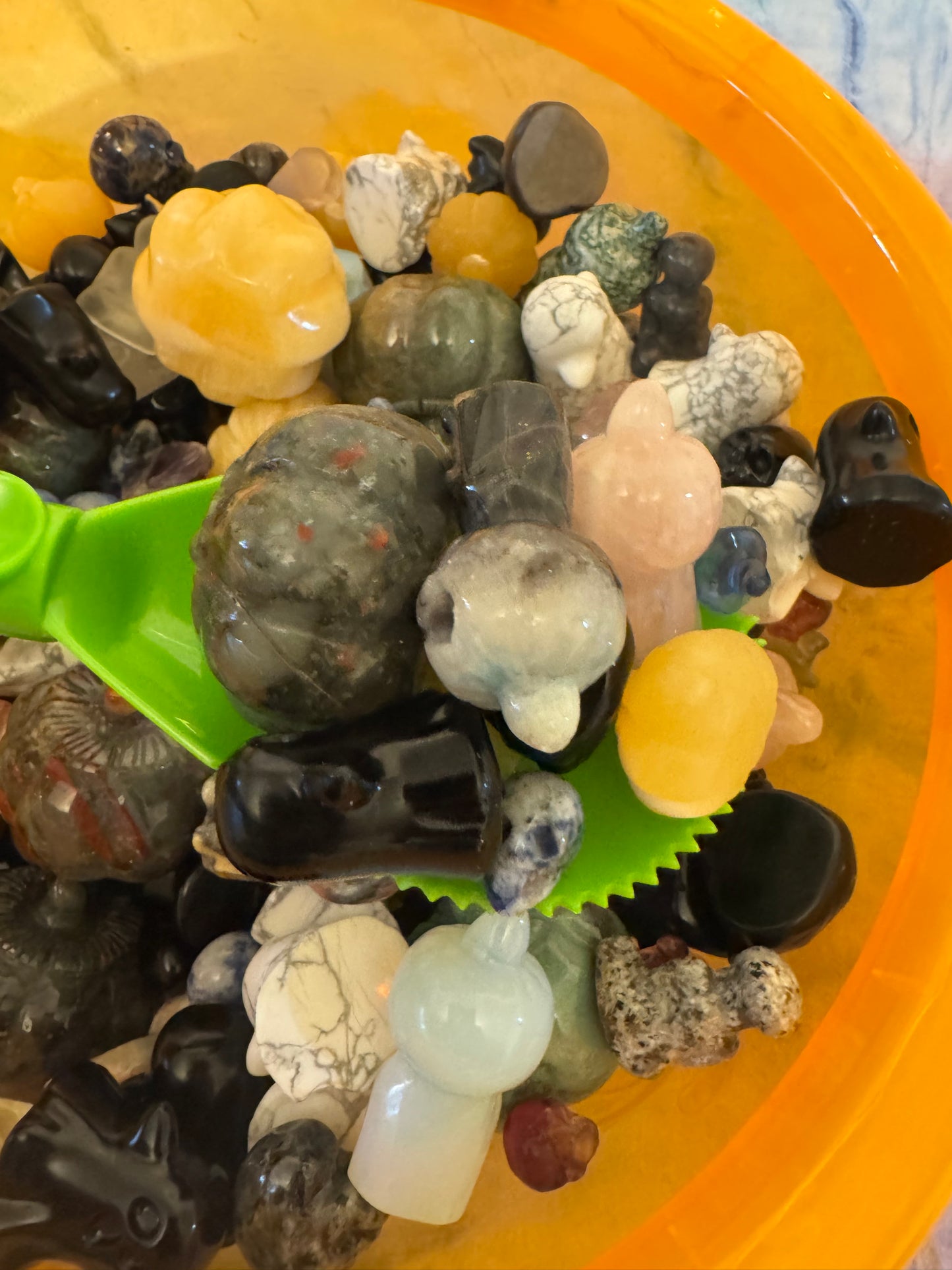 Halloween Crystal Confetti Scoop