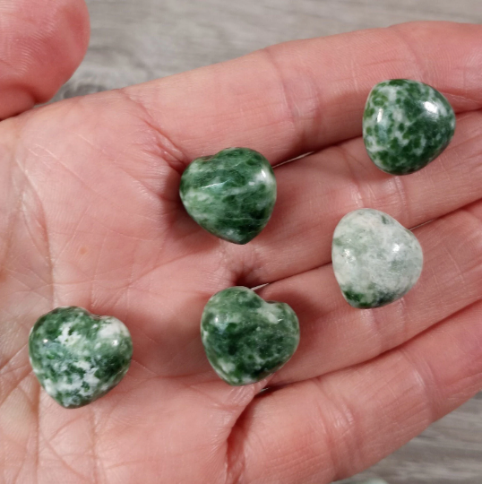 Gemstone Puffy Heart 15mm – Mini Crystal Hearts for Retail