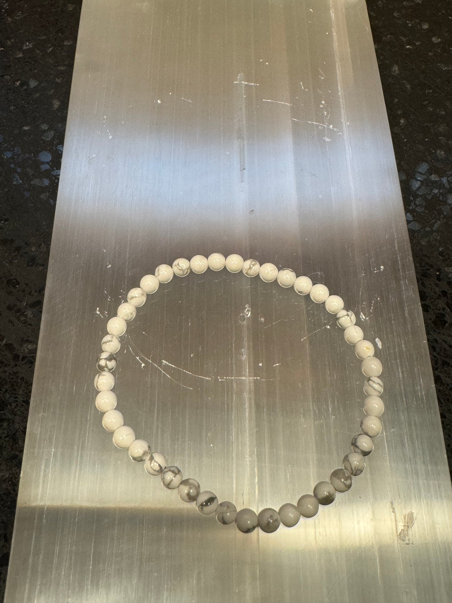 Howlite Crystal Bracelet 4mm