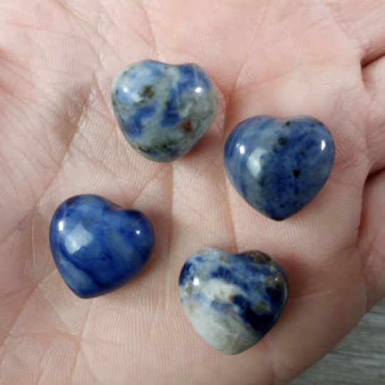 Gemstone Puffy Heart 15mm – Mini Crystal Hearts for Retail