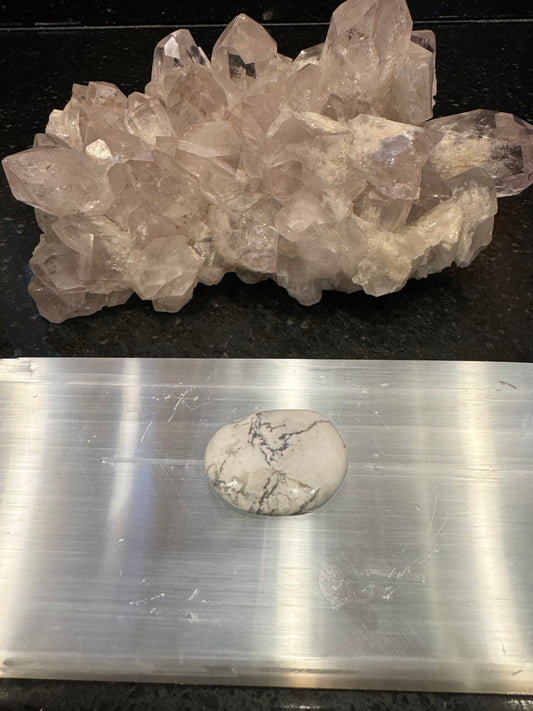 Howlite Flat Crystal Smooth Stones