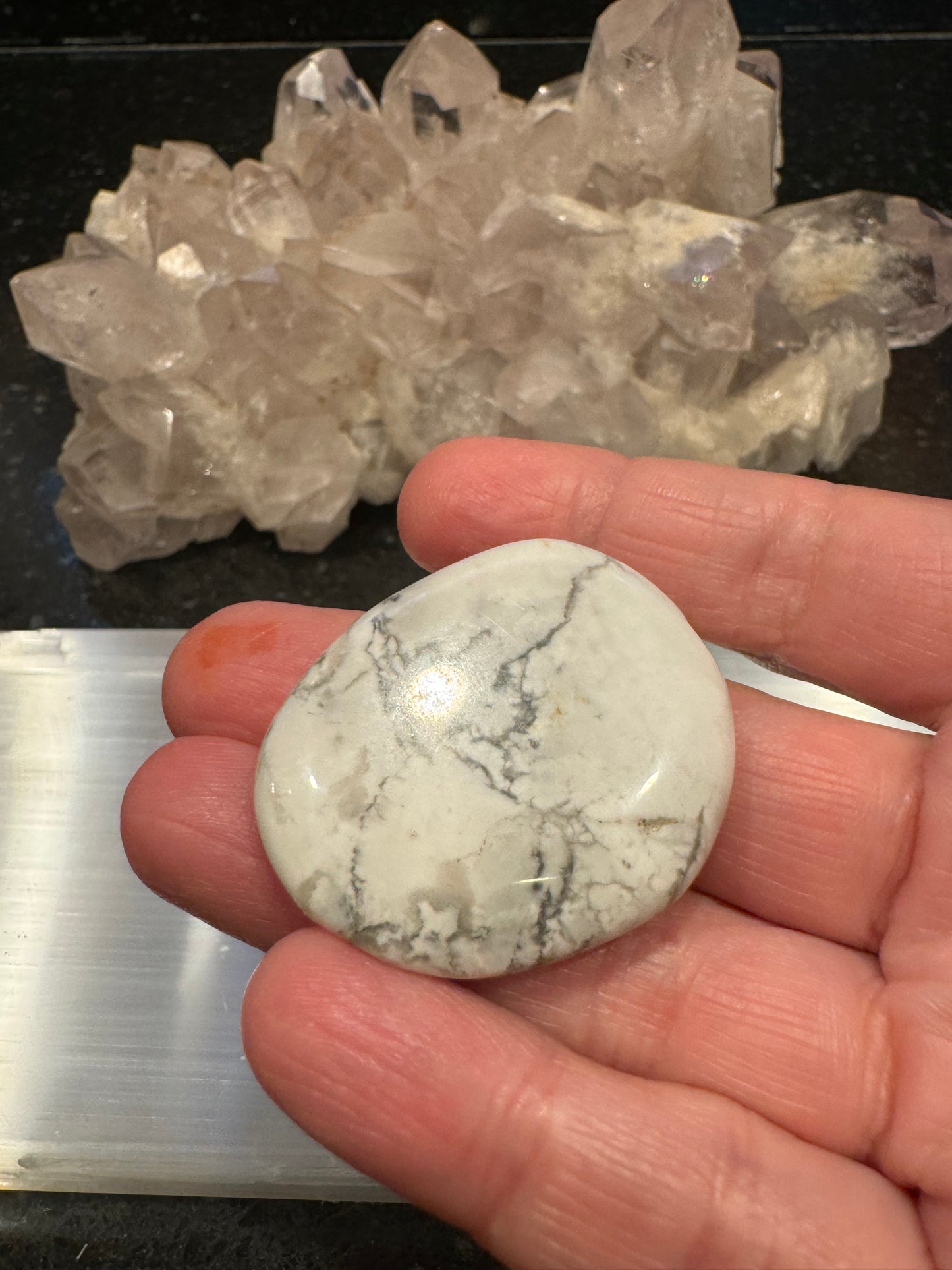 Howlite Flat Crystal Smooth Stones