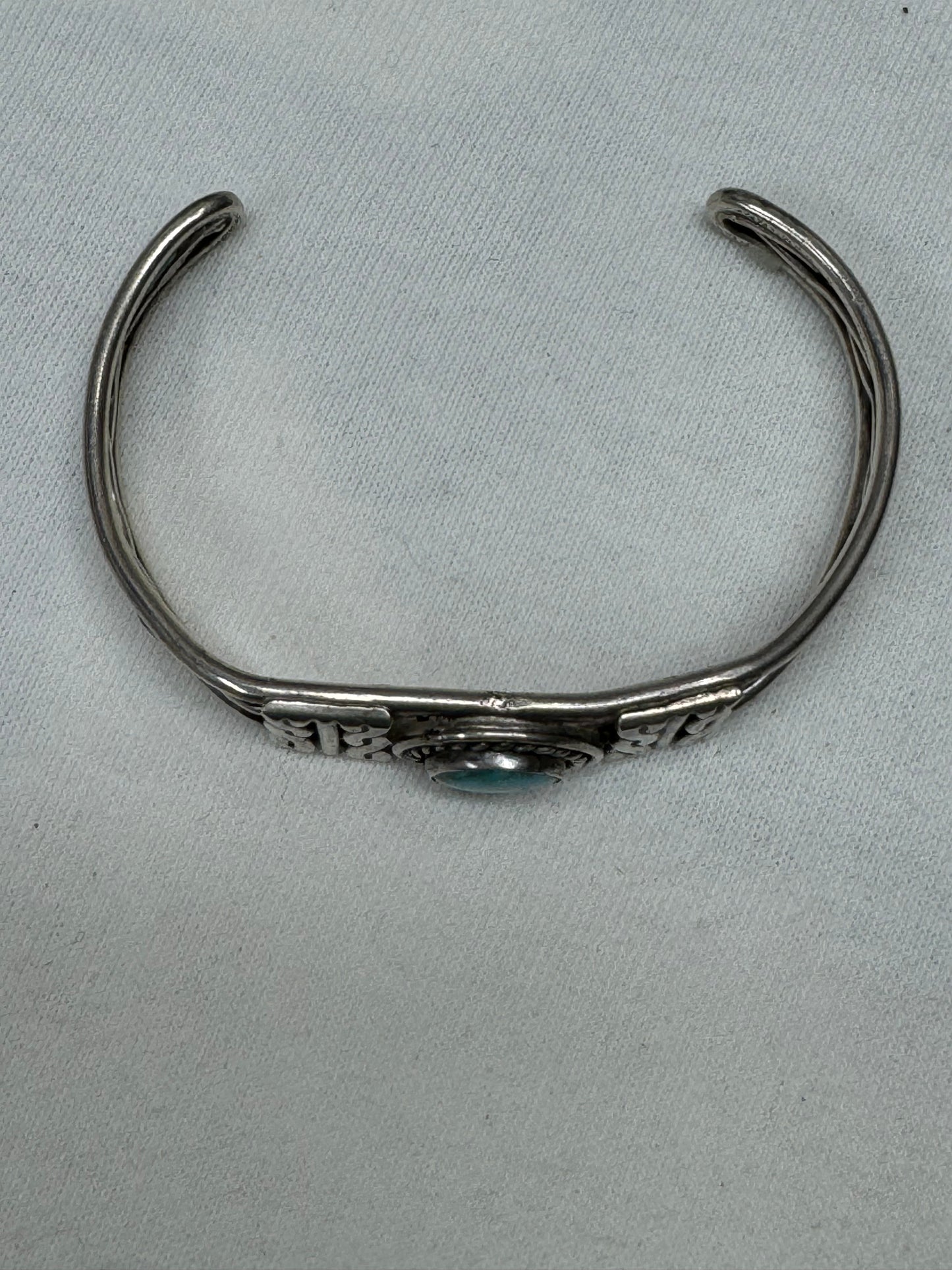 Vintage Native American Indian Turquoise and Sterling Bracelet