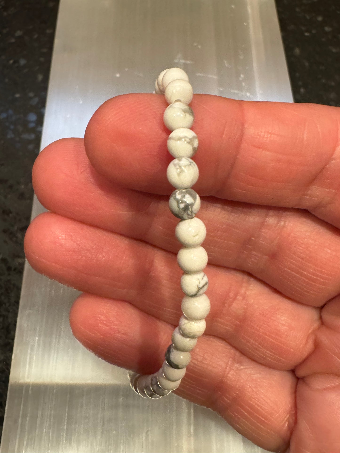 Howlite Crystal Bracelet 4mm