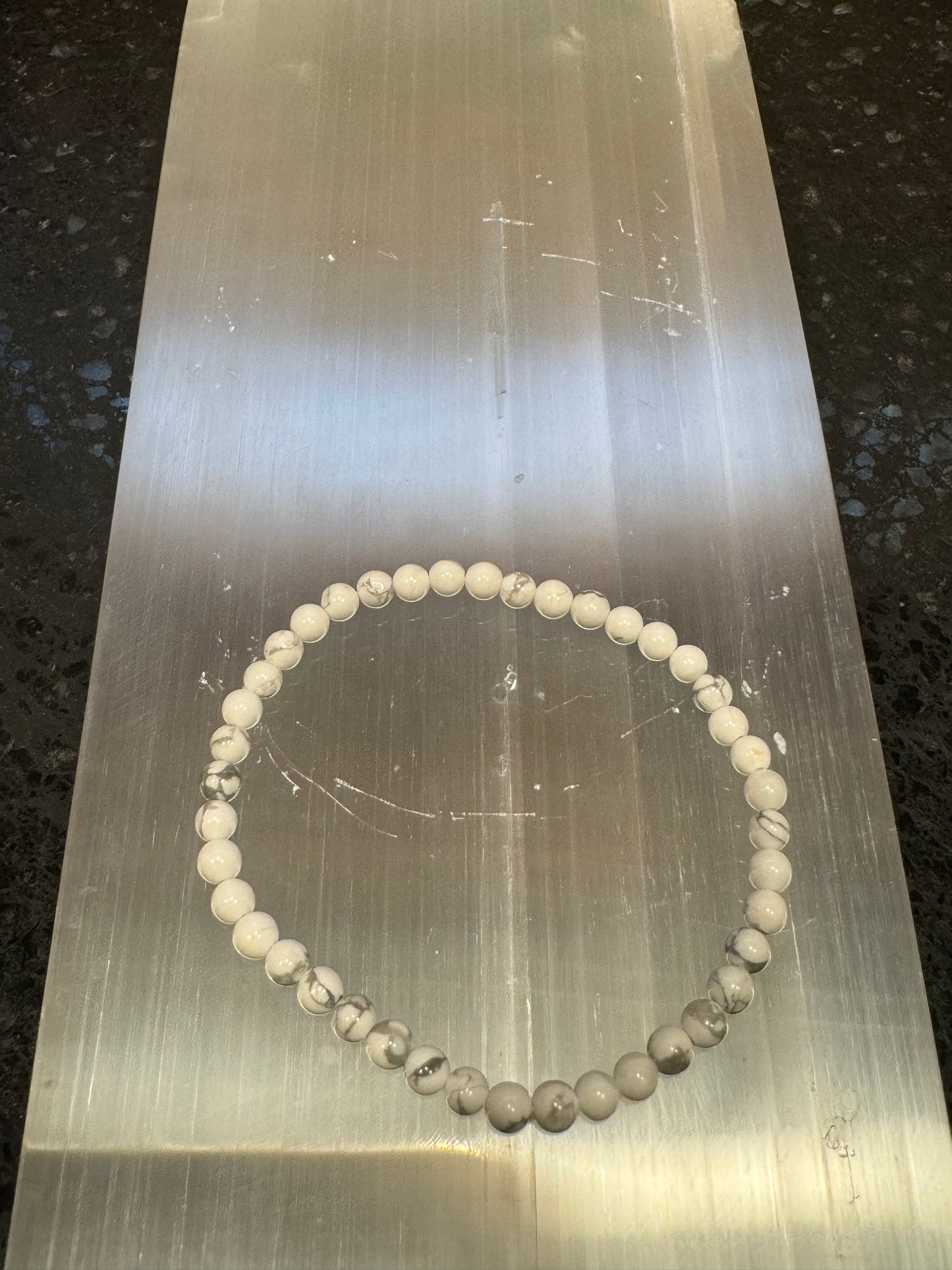 Howlite Crystal Bracelet 4mm